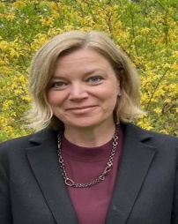 Jenna Larrenaga, Principal